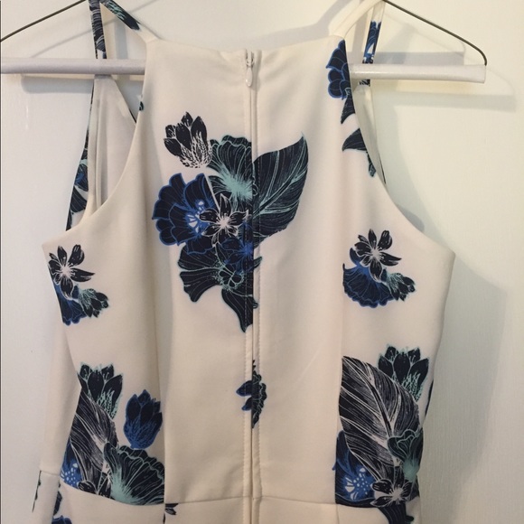 Blue floral slim dress! - Picture 3 of 5